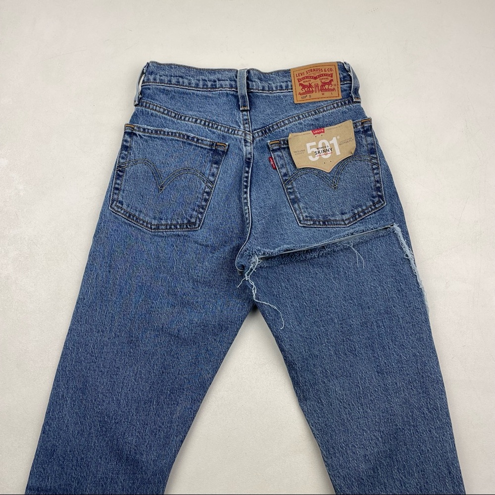 Levi’s 501 High Waist Wedgie Butt Rip / Ass Rip Jeans - Picture 9 of 10